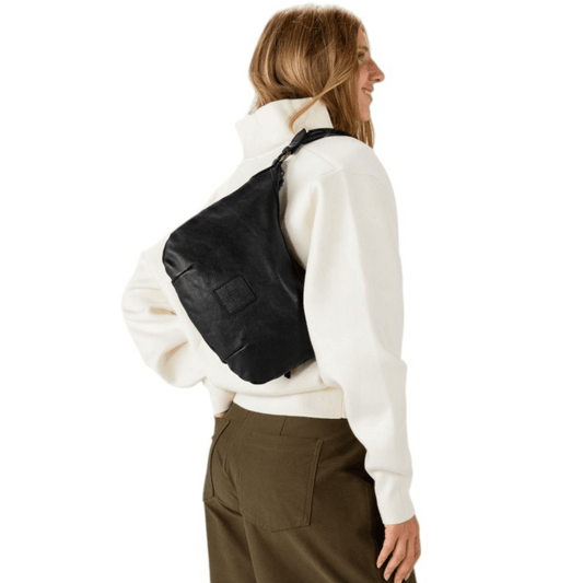 Sac hobo BIBA BOSTON BT29 noir porté à l’épaule