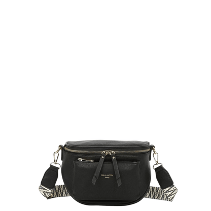 Sac bandoulière Gallantry noir avec large bandoulière en tissu et poche avant zippée.