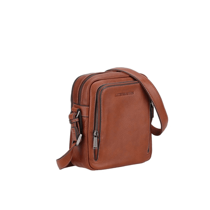 Sac travers Arthur & Aston Nairo cognac en cuir vue de profil