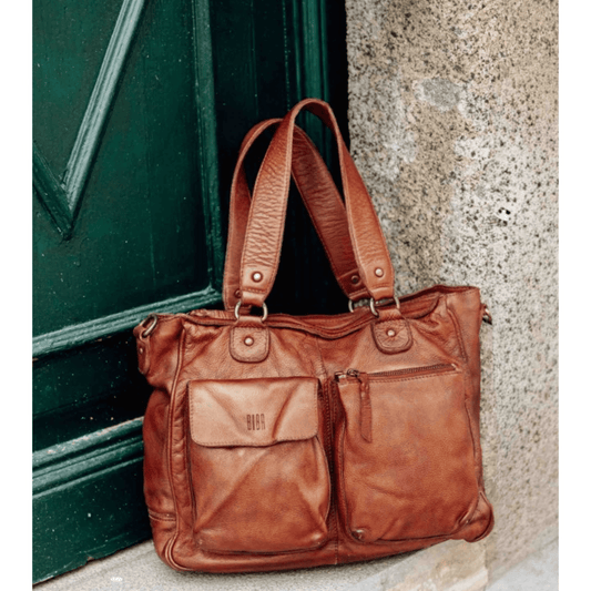 Sac cabas BIBA KENO KEO2L cognac en cuir de vachette lavé, avec deux grandes poches avant