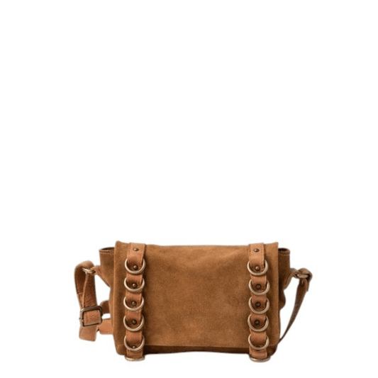 Sac bandoulière BIBA RUGGLES RGG1L cognac, vue de face avec rabat et deux rangées d’anneaux métalliques