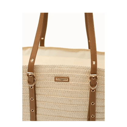 Détail logo doré du sac cabas Flora & Co Constance