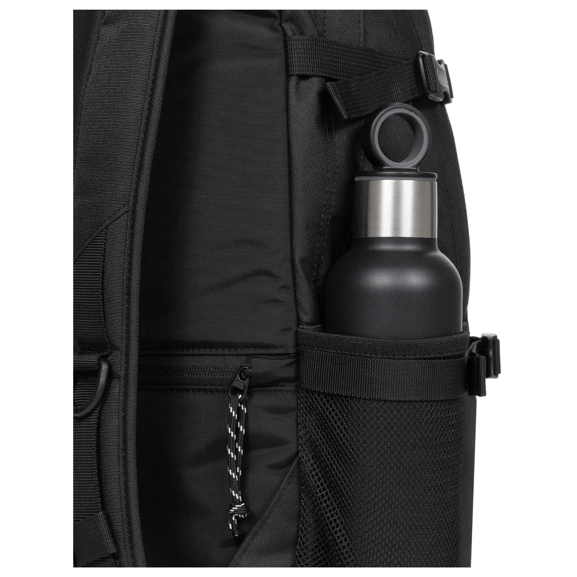 Poche latérale porte-bouteille du sac à dos Eastpak Getter Pro Black.