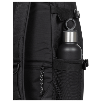 Poche latérale porte-bouteille du sac à dos Eastpak Getter Pro Black.