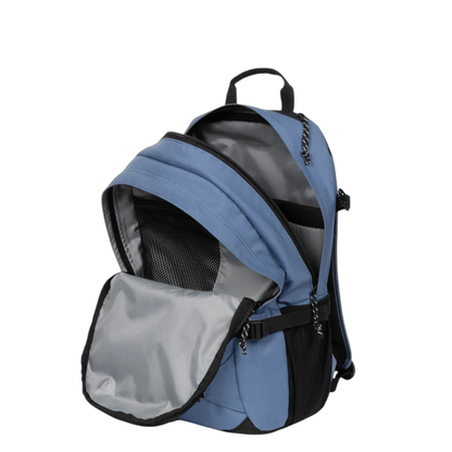 Intérieur du sac Eastpak Getter Pro montrant le grand compartiment principal et les espaces de rangement.