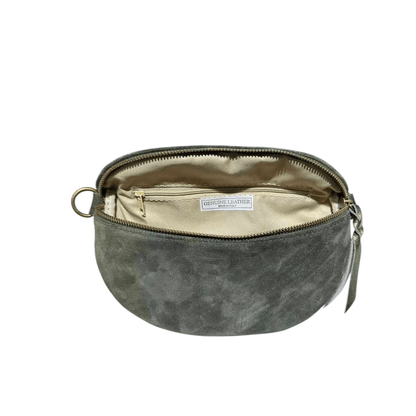 Intérieur doublé du sac banane KATE H kaki avec poche zippée