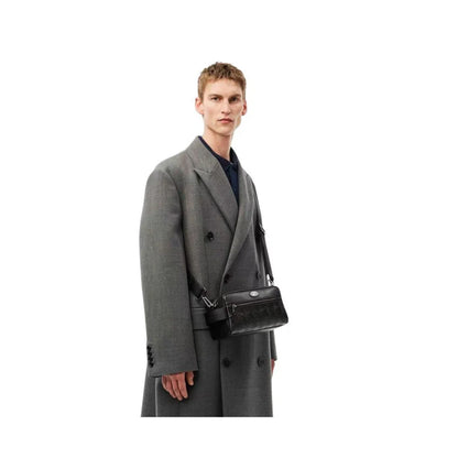 Sac bandoulière Lacoste NH4398MR noir monogramme embossé