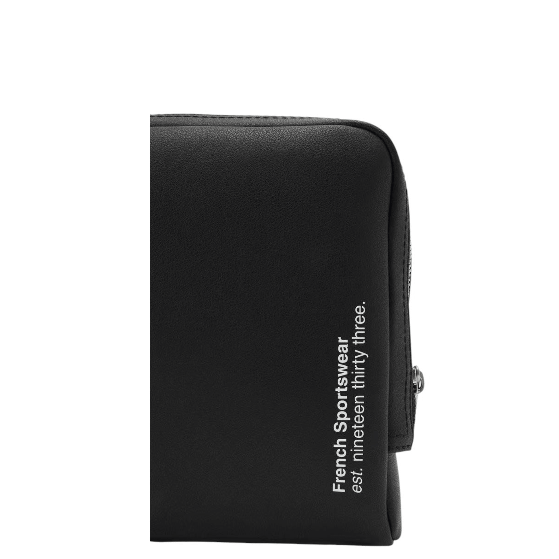 Détail du logo et de la finition de la pochette Clutch LACOSTE NH4013PN000