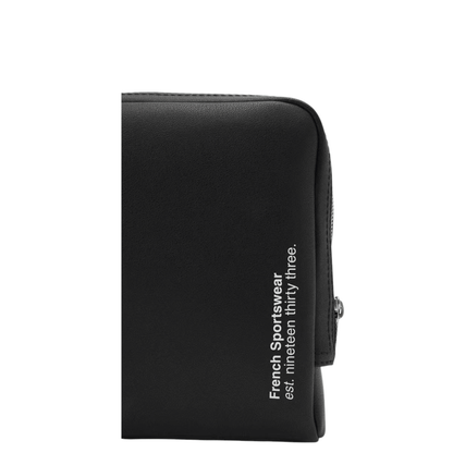 Détail du logo et de la finition de la pochette Clutch LACOSTE NH4013PN000