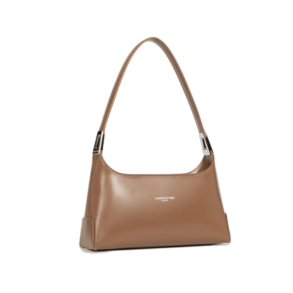 Dos du sac porté épaule Lancaster Suave Ace Noisette en cuir de vachette lisse.