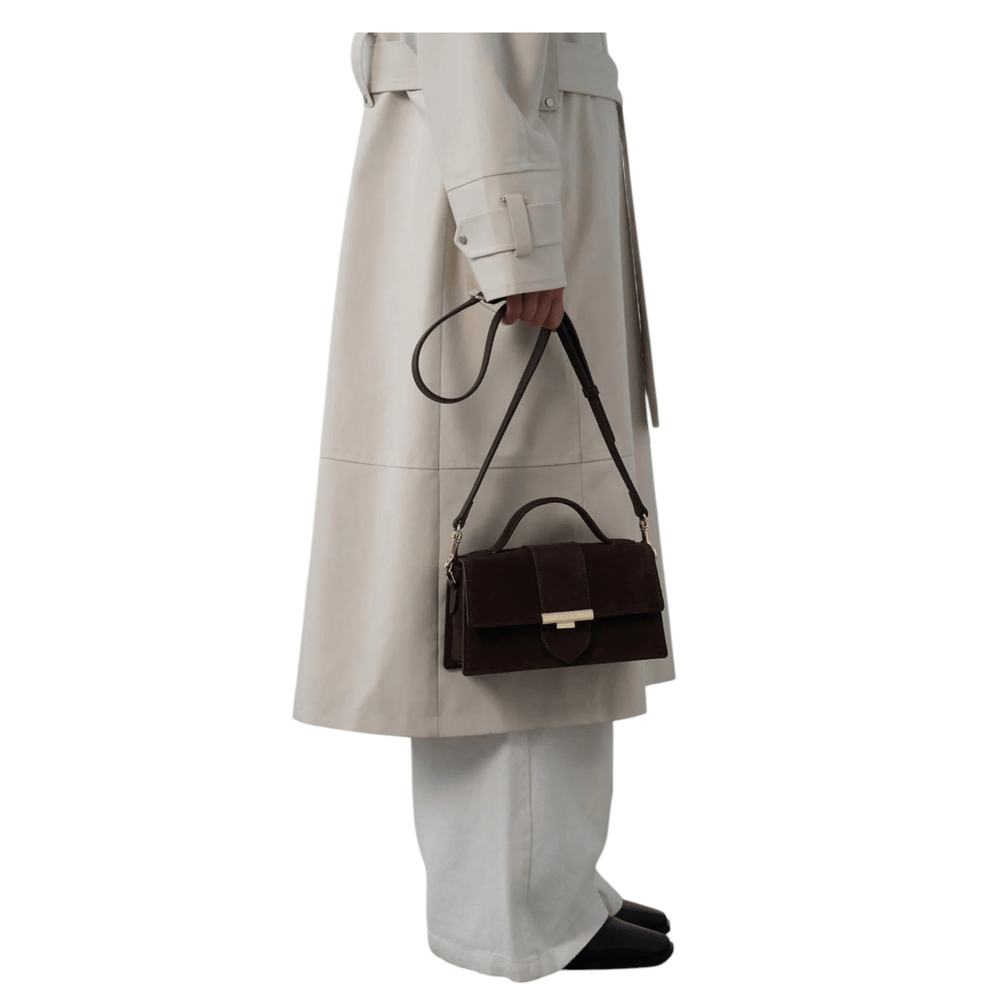 Sac à main Lancaster Suède Ily Marron – porté épaule sur mannequin