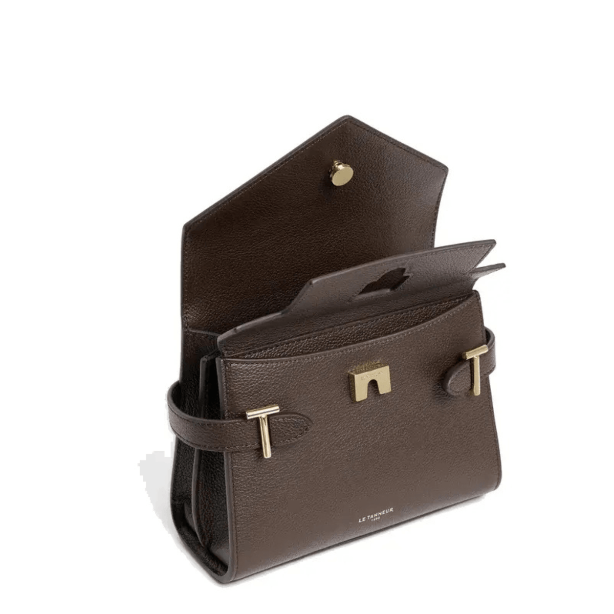 Vue de profil du sac Émilie double rabat Le Tanneur marron foncé ouvert, montrant son épaisseur, ses soufflets et ses fermetures