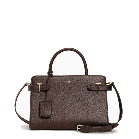 Sac à main Le Tanneur Émilie moyen modèle en cuir grainé marron foncé, vue de face, détails dorés et bandoulière réglable