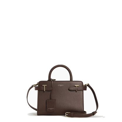 Petit sac à main Émilie Le Tanneur en cuir grainé marron foncé, vue de face avec détails dorés et bandoulière