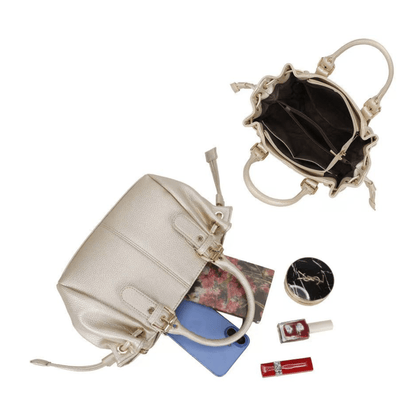 Intérieur du sac Gallantry Mini Garance doré et exemple de capacité