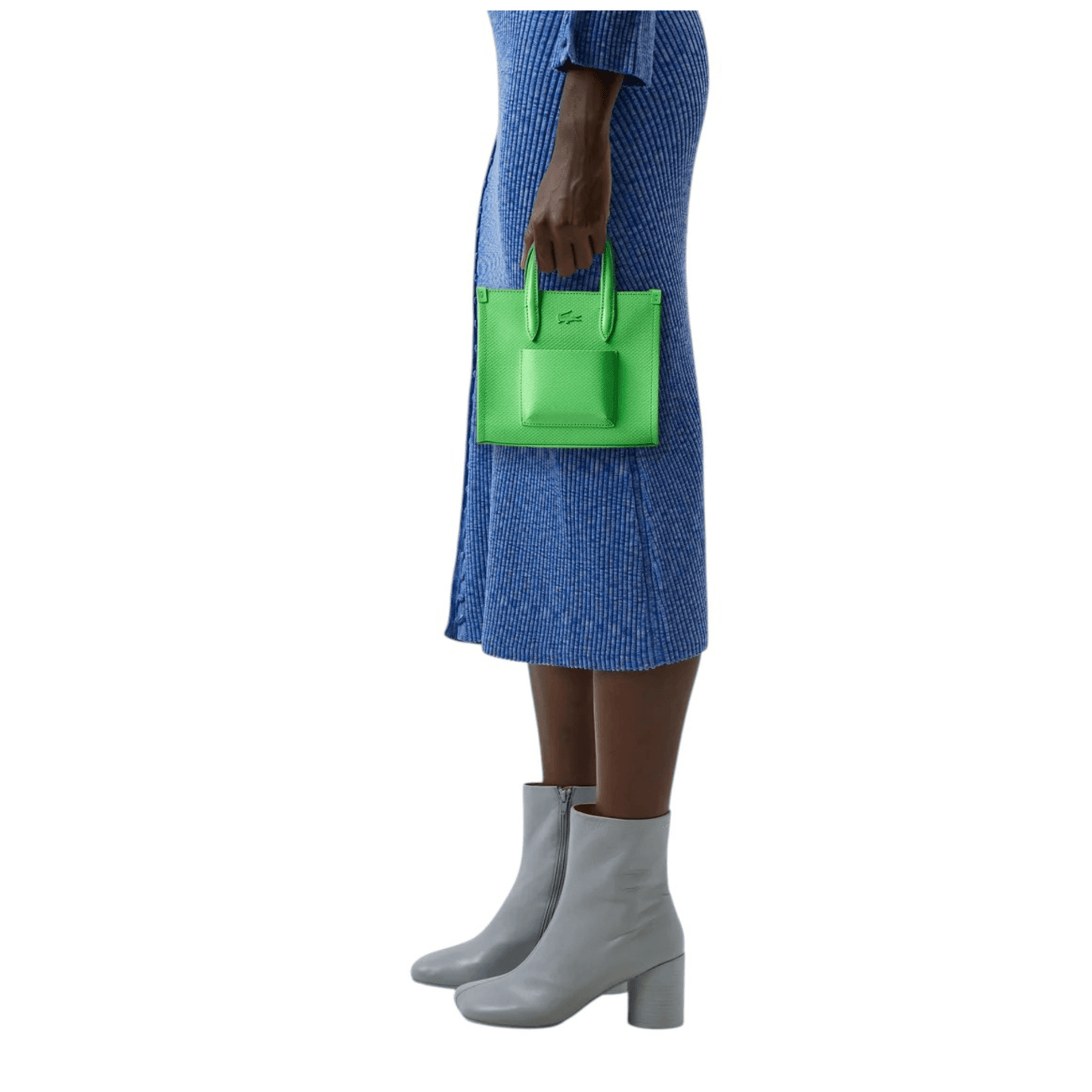 Sac à main Lacoste vert oseille porté main look moderne femme