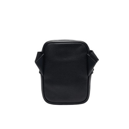 Vue arrière de la sacoche homme Lacoste NH4563GY000 noire en matière grainée avec attaches de bandoulière
