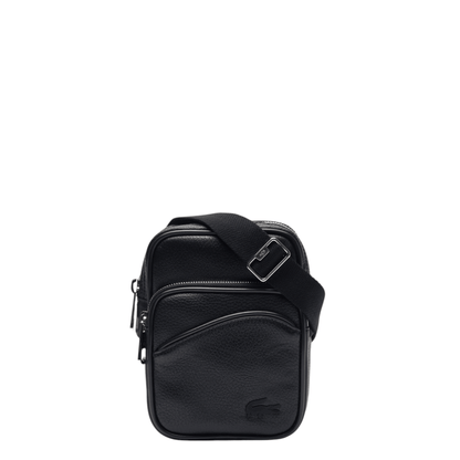Sacoche bandoulière homme Lacoste NH4563GY000 noire vue de face avec poches zippées et crocodile ton sur ton