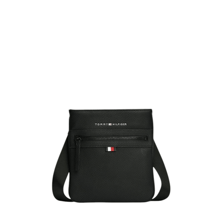 Sacoche plate homme Tommy Hilfiger AM0AM09505 noire, vue de face avec poche zippée et logo signature