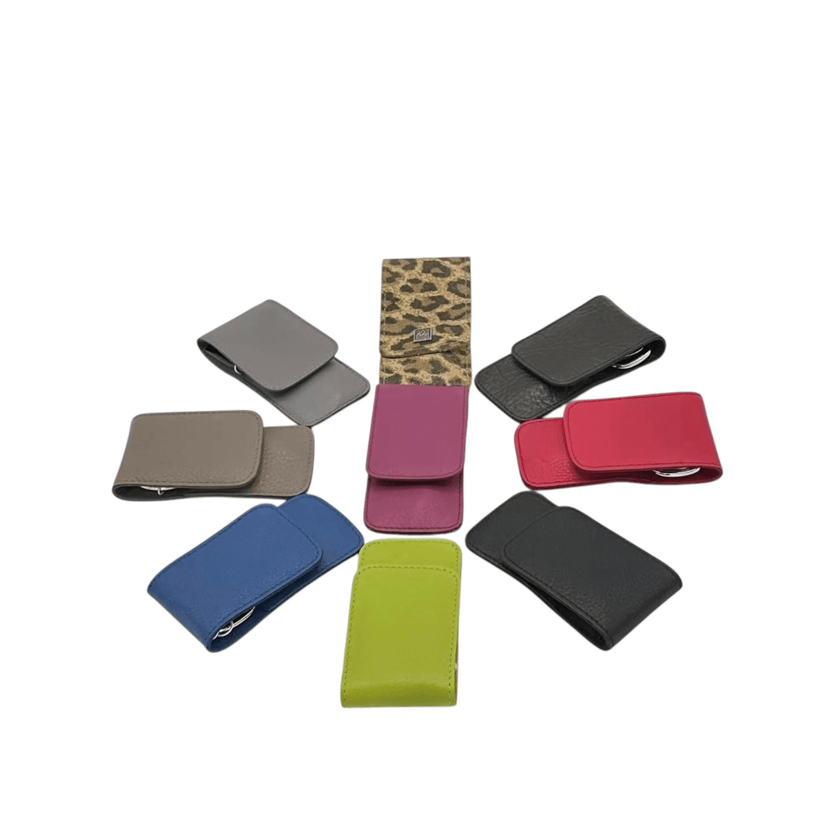 Différents coloris des étuis en cuir du set de manucure Siena Erbe Solingen
