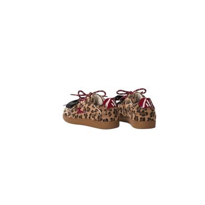 Vue arrière des baskets LÉO Vanessa Wu léopard avec empiècements rouge bordeaux - Nevada Maroquinerie